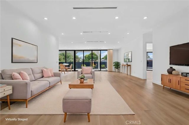 17418 San Jose, Los Angeles, CA 91344