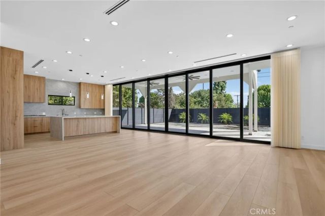 17418 San Jose, Los Angeles, CA 91344
