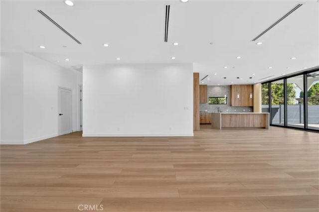 17418 San Jose, Los Angeles, CA 91344
