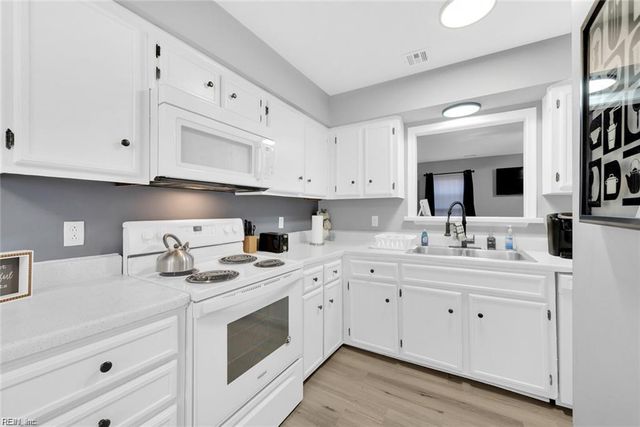 5632 Trafalgar ARCH, Portsmouth, VA 23703