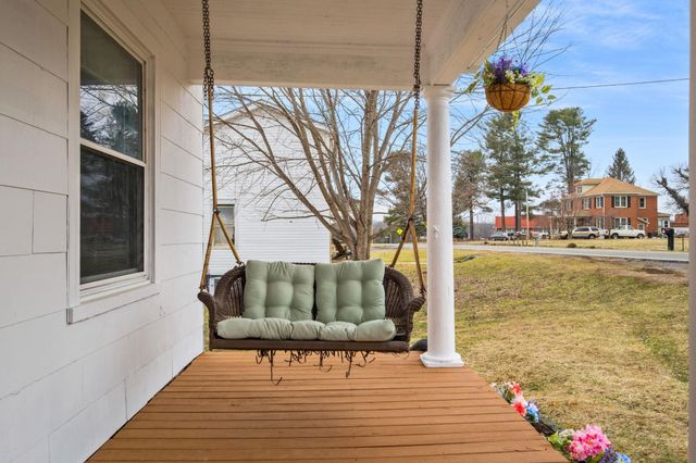 1681 NEW HOPE AND CRIMORA RD, Crimora, VA 24431