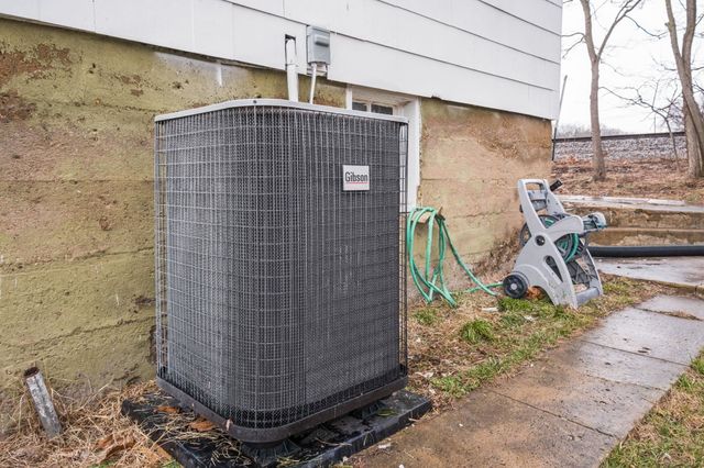 1681 NEW HOPE AND CRIMORA RD, Crimora, VA 24431