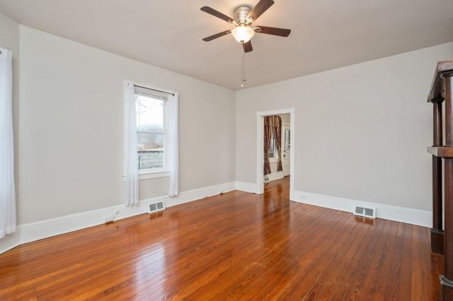 1681 NEW HOPE AND CRIMORA RD, Crimora, VA 24431