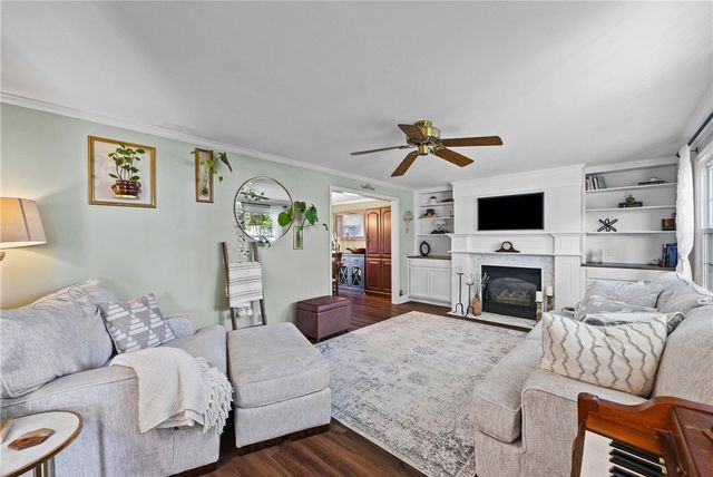 147 Pin Oak Drive, Amherst, NY 14221