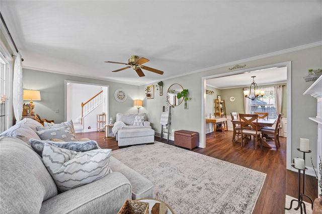 147 Pin Oak Drive, Amherst, NY 14221