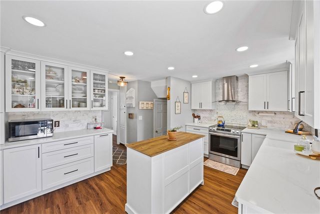 147 Pin Oak Drive, Amherst, NY 14221