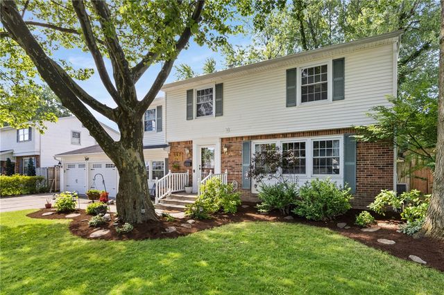 147 Pin Oak Drive, Amherst, NY 14221