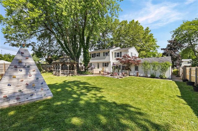 147 Pin Oak Drive, Amherst, NY 14221