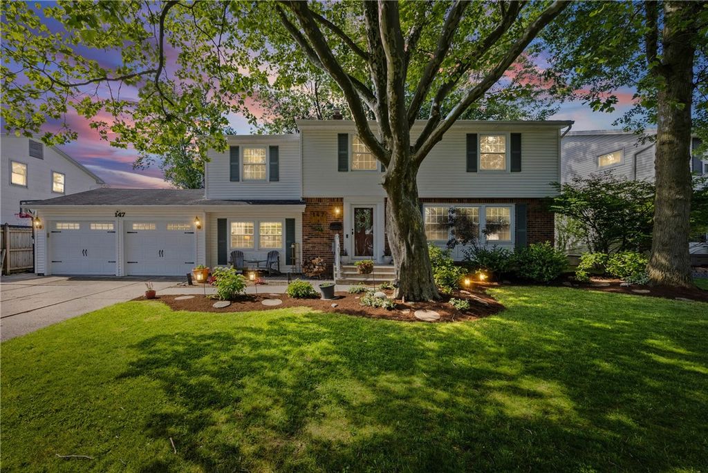 147 Pin Oak Drive, Amherst, NY 14221