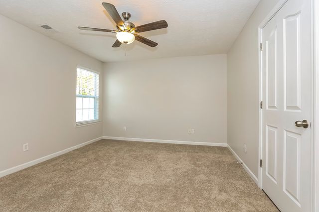 1004 Tammy Sue Ln, La Vergne, TN 37086