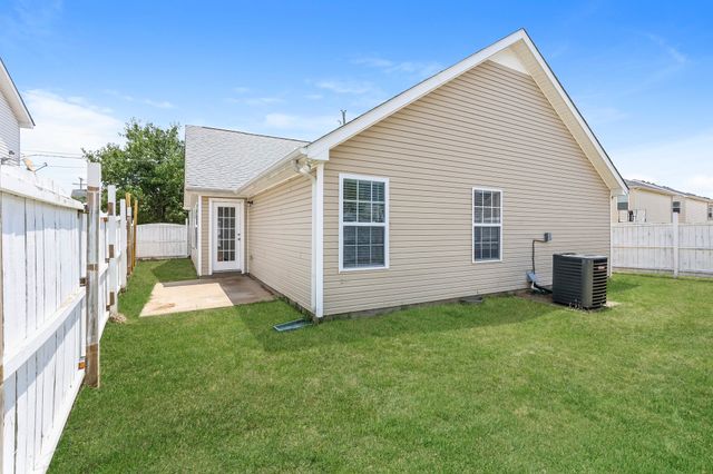 1004 Tammy Sue Ln, La Vergne, TN 37086