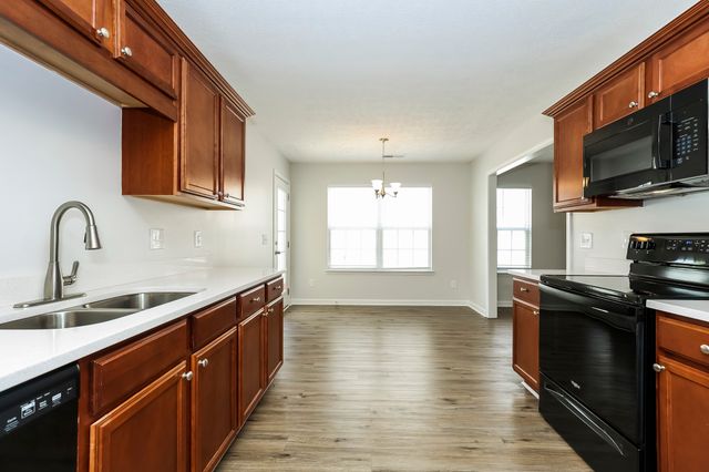 1004 Tammy Sue Ln, La Vergne, TN 37086