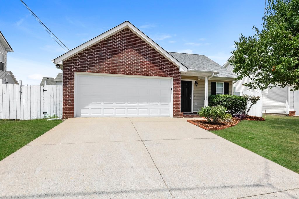 1004 Tammy Sue Ln, La Vergne, TN 37086