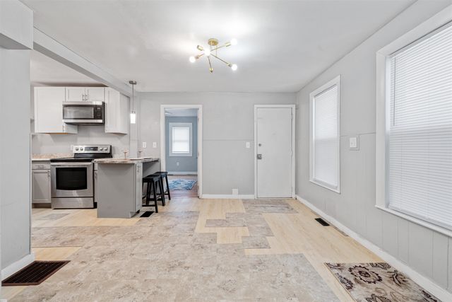 320 Cedar Street, Manchester, NH 03013