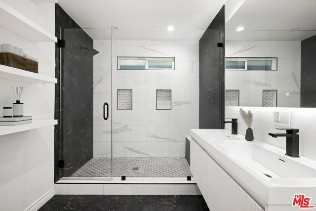 8061 Woodland Lane, Los Angeles, CA 90046