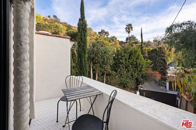 8061 Woodland Lane, Los Angeles, CA 90046