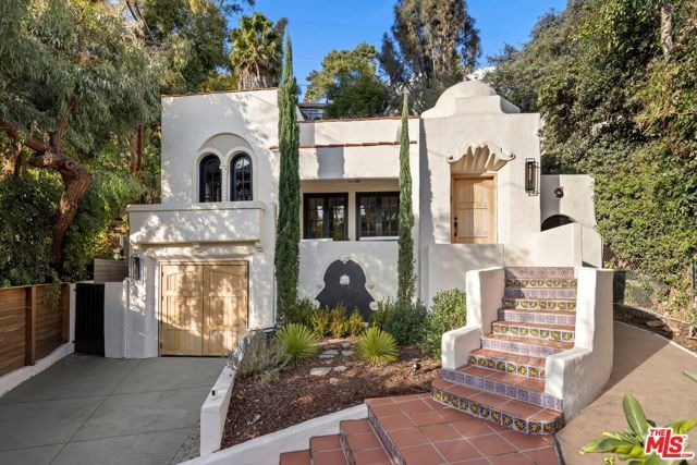 8061 Woodland Lane, Los Angeles, CA 90046