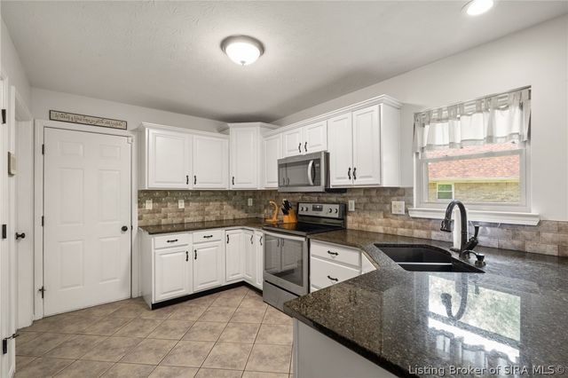 1056 Brookstone Court, Georgetown, IN 47122