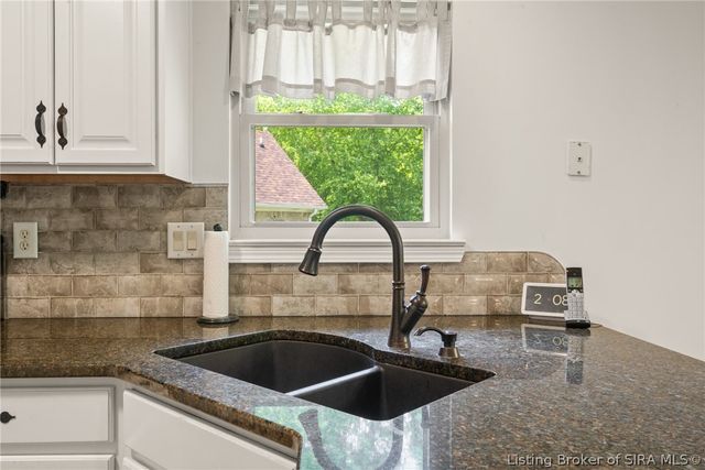 1056 Brookstone Court, Georgetown, IN 47122