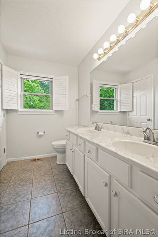 1056 Brookstone Court, Georgetown, IN 47122