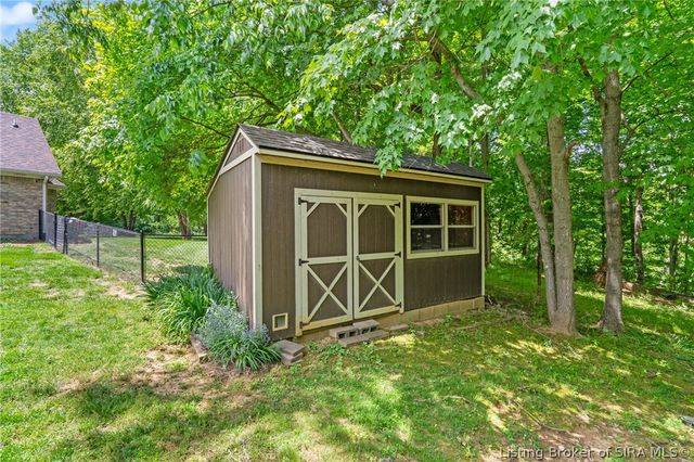 1056 Brookstone Court, Georgetown, IN 47122