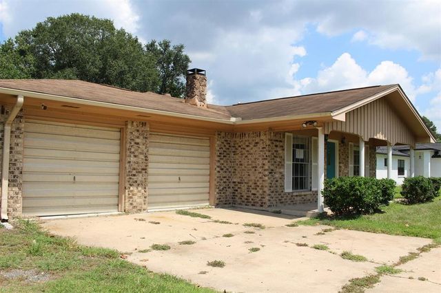 515 Romero Street, Bridge City, TX 77611