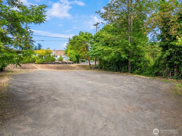 240 Shannon Drive SE, Bainbridge Island, WA 98110