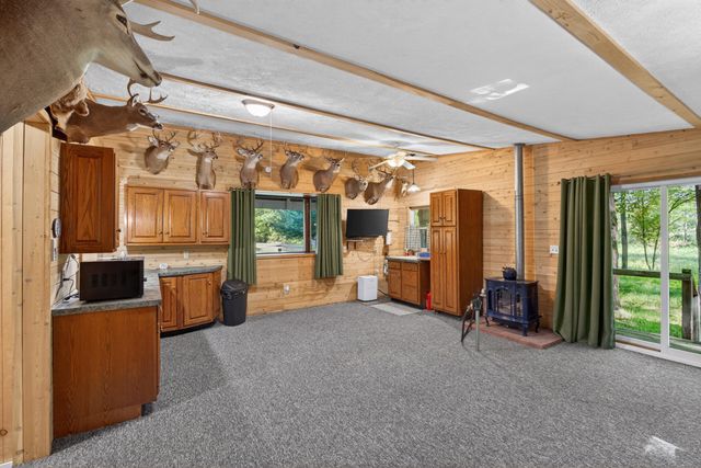 5595 75th Avenue, Hinton Twp, MI 49332