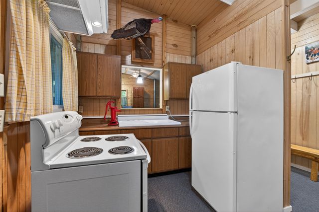 5595 75th Avenue, Hinton Twp, MI 49332