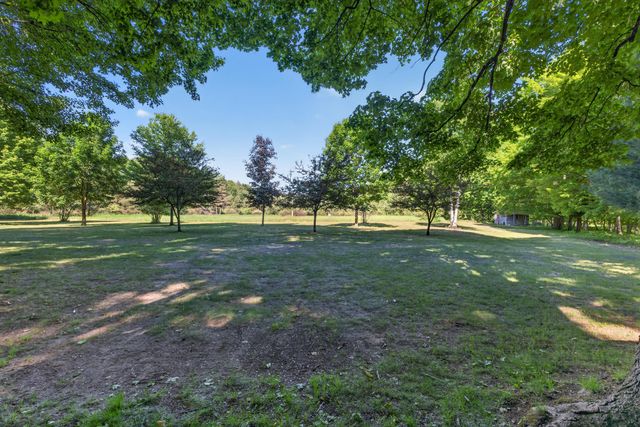 5595 75th Avenue, Hinton Twp, MI 49332