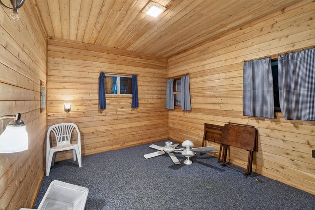 5595 75th Avenue, Hinton Twp, MI 49332