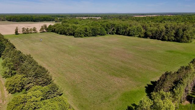 5595 75th Avenue, Hinton Twp, MI 49332