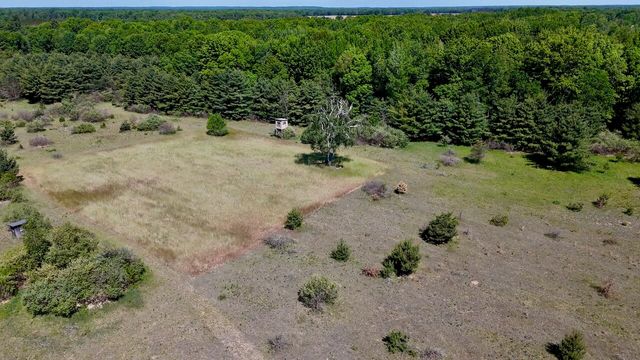5595 75th Avenue, Hinton Twp, MI 49332