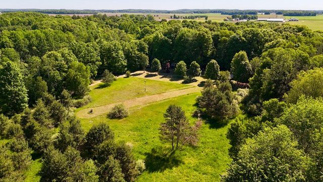 5595 75th Avenue, Hinton Twp, MI 49332