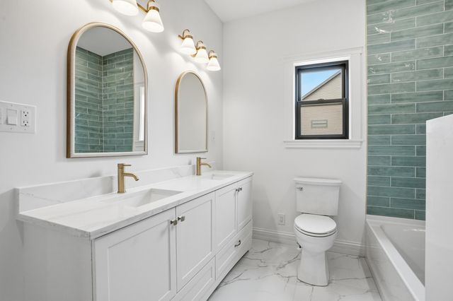 754 Cirque Drive, Crown Point, IN 46307