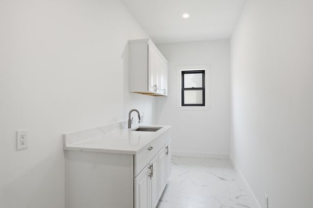 754 Cirque Drive, Crown Point, IN 46307