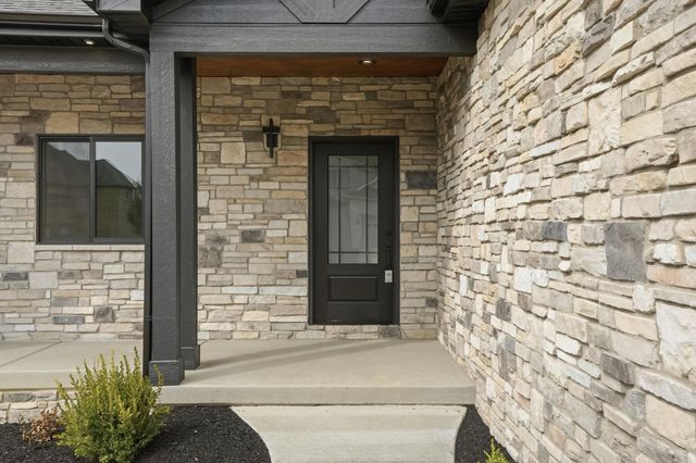 754 Cirque Drive, Crown Point, IN 46307