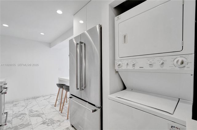 19707 Turnberry Way 16C, Aventura, FL 33180