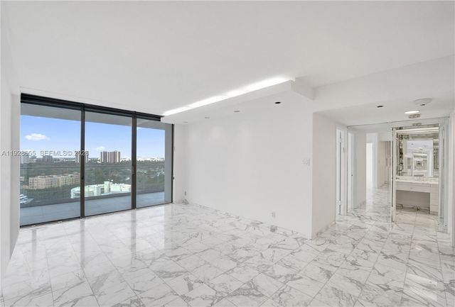 19707 Turnberry Way 16C, Aventura, FL 33180