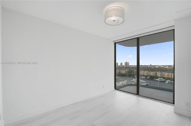 19707 Turnberry Way 16C, Aventura, FL 33180