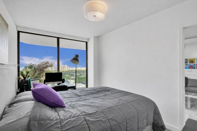 19707 Turnberry Way 16C, Aventura, FL 33180