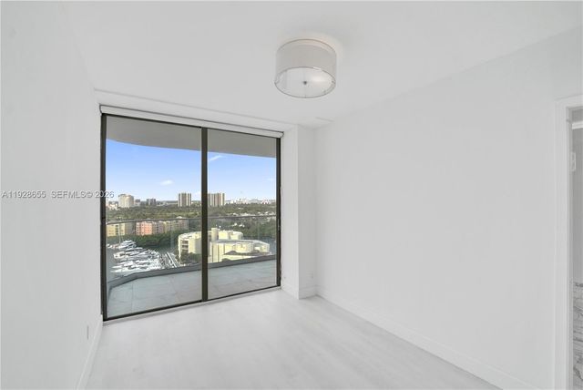 19707 Turnberry Way 16C, Aventura, FL 33180