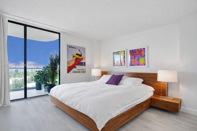 19707 Turnberry Way 16C, Aventura, FL 33180