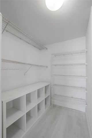 19707 Turnberry Way 16C, Aventura, FL 33180