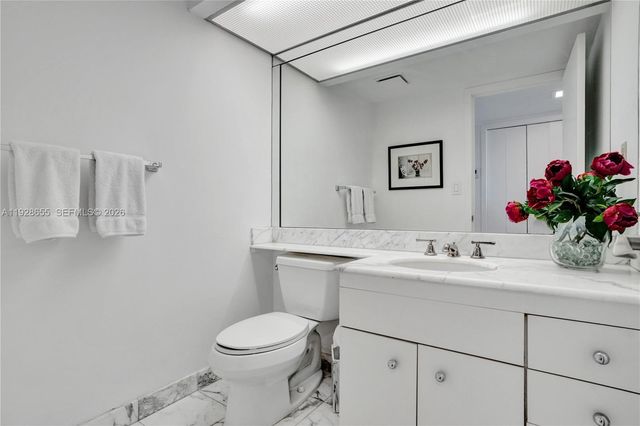 19707 Turnberry Way 16C, Aventura, FL 33180