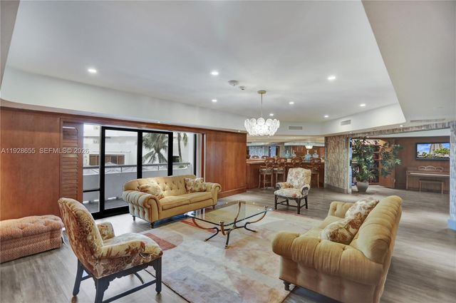 19707 Turnberry Way 16C, Aventura, FL 33180