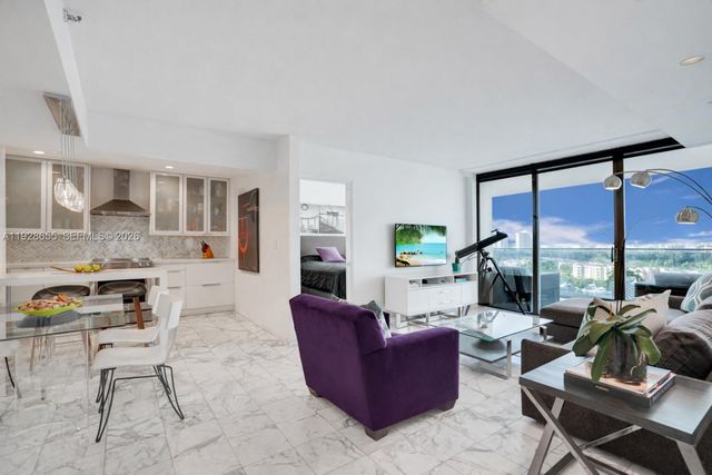 19707 Turnberry Way 16C, Aventura, FL 33180