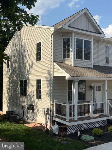 7 ORCHARD ALLEY, Spring City, PA 19475