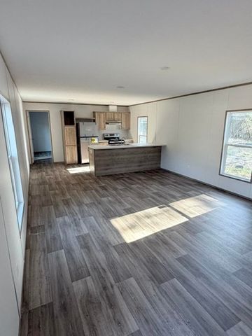 121 Oak Log Lake Rd., Conway, SC 29526