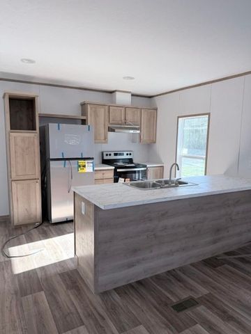 121 Oak Log Lake Rd., Conway, SC 29526